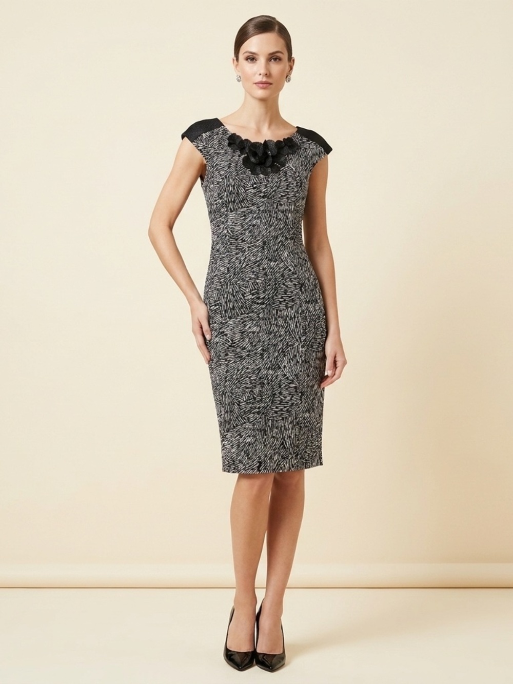Jax Textured Geometric Abstract Sheath Dress Black White Floral Trim Size 6